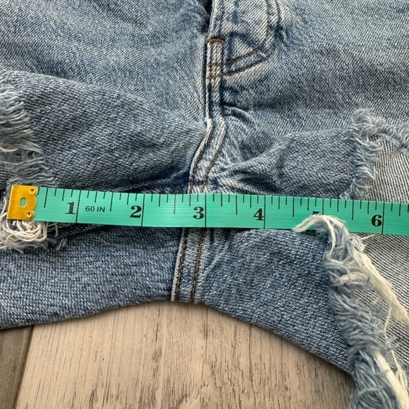 Reformation Denim Cut Off Jean Shorts 24 - Picture 3 of 7